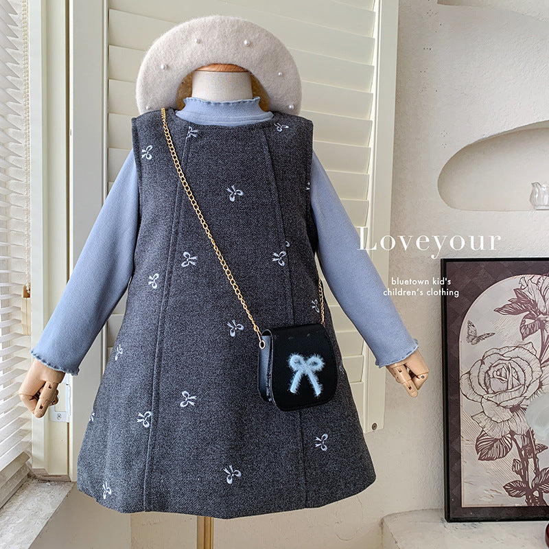 Korean version of girls' winter clothing 2025 girls' sleeveless fleece printed dress, bottom fleece top two-piece set