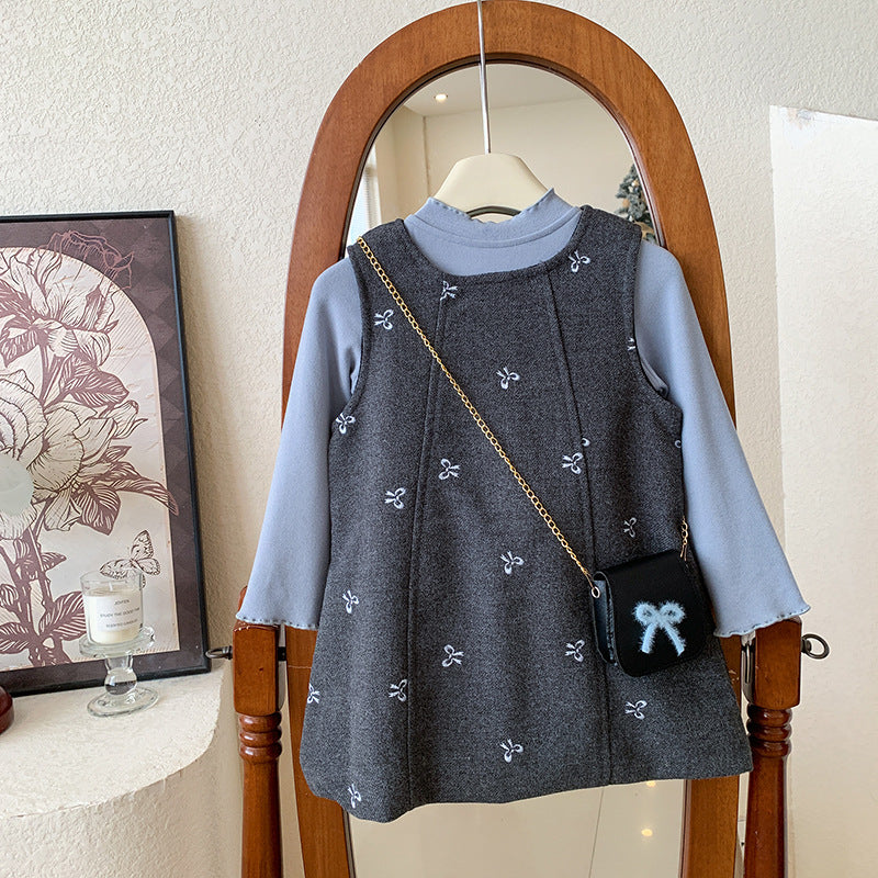 Korean version of girls' winter clothing 2025 girls' sleeveless fleece printed dress, bottom fleece top two-piece set