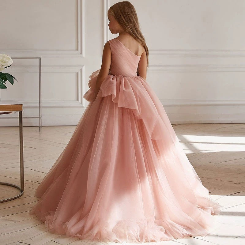 High-end children's dresses, pink princess dresses for girls, model runway, birthday flower girl